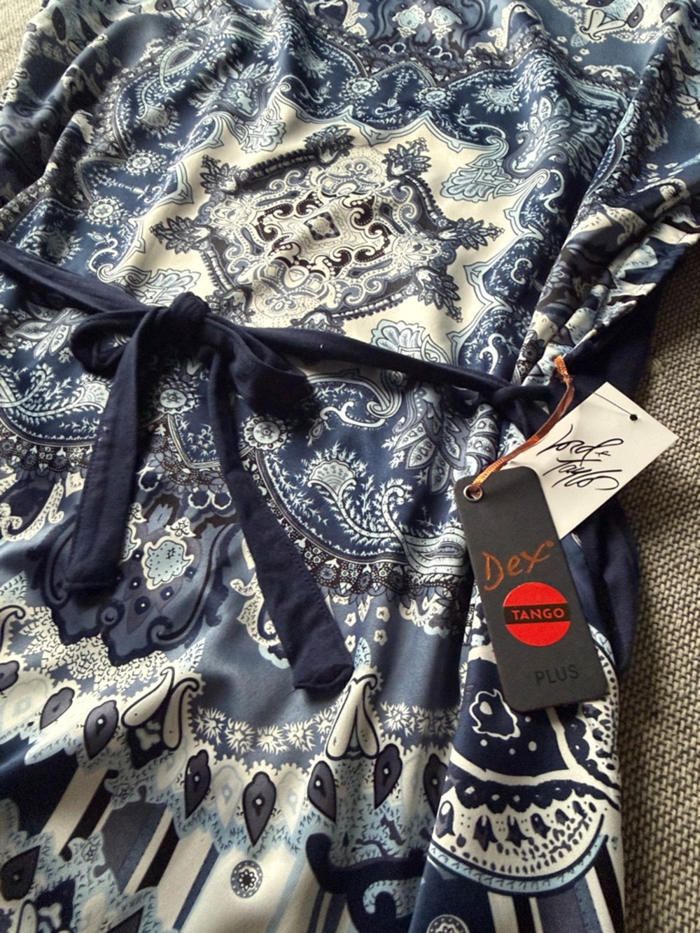 Dex Navy and Cream Paisley Medallion Tie-Hem Blouse - Picture 3 of 4
